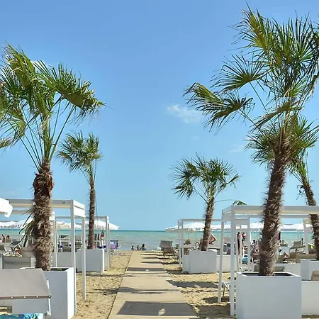 Comfortable Flat With Sea View In Apartment Bibione
