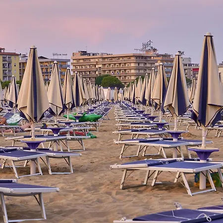Comfortable Flat With Sea View In Bibione