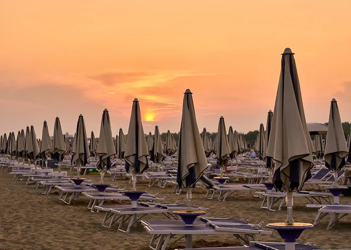 Comfortable Flat With Sea View In Appartement Bibione